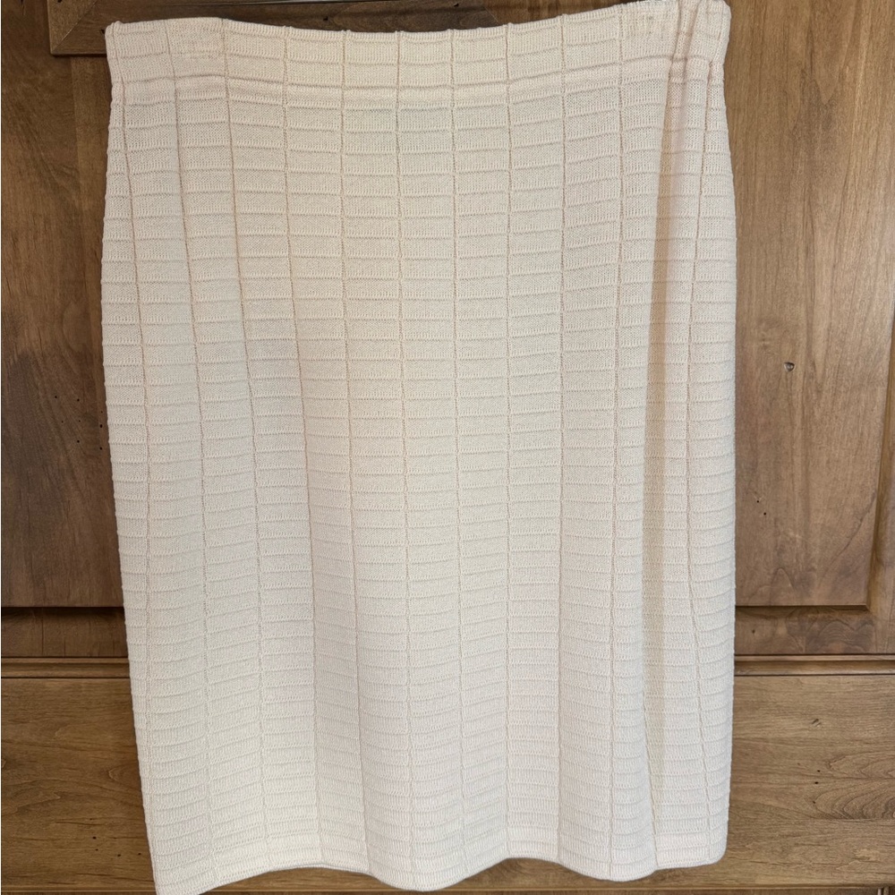 St. John Cream Textured Pencil Skirt